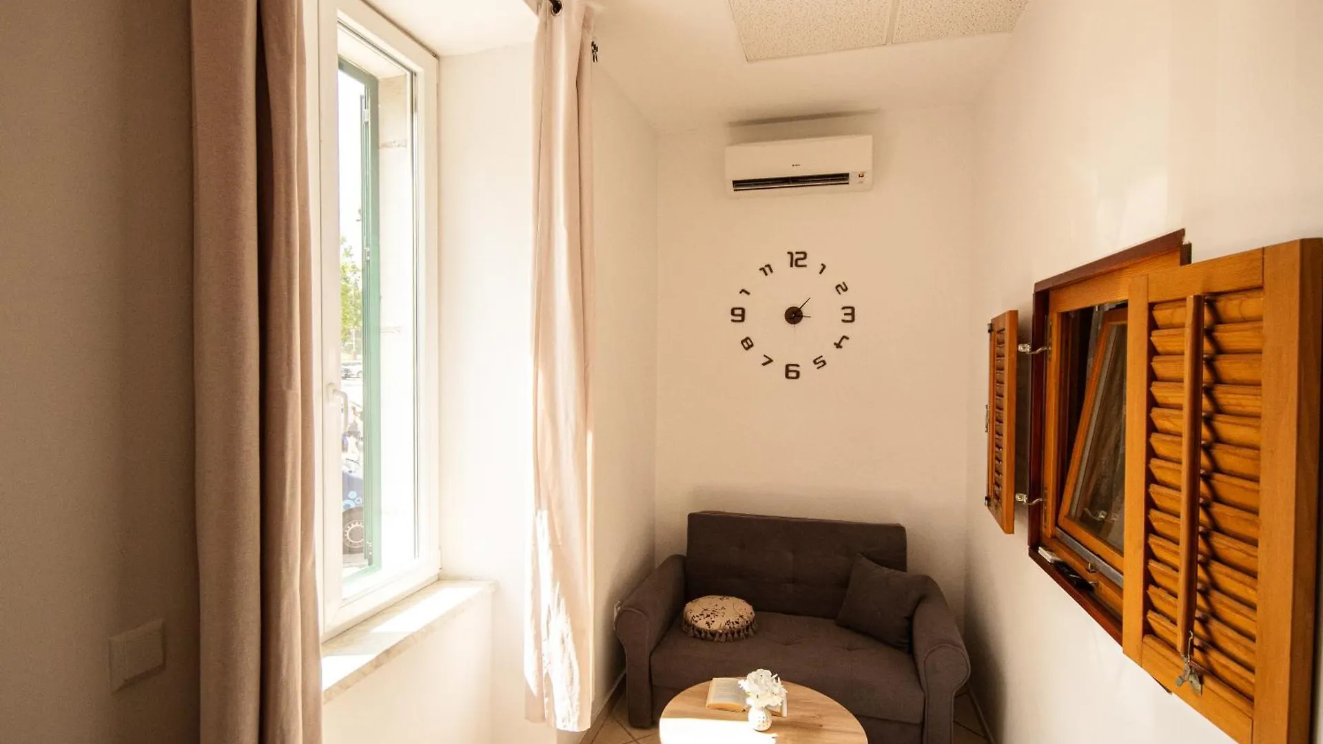 Tres Jolie Central Apartment Near Theatre & Beach Split