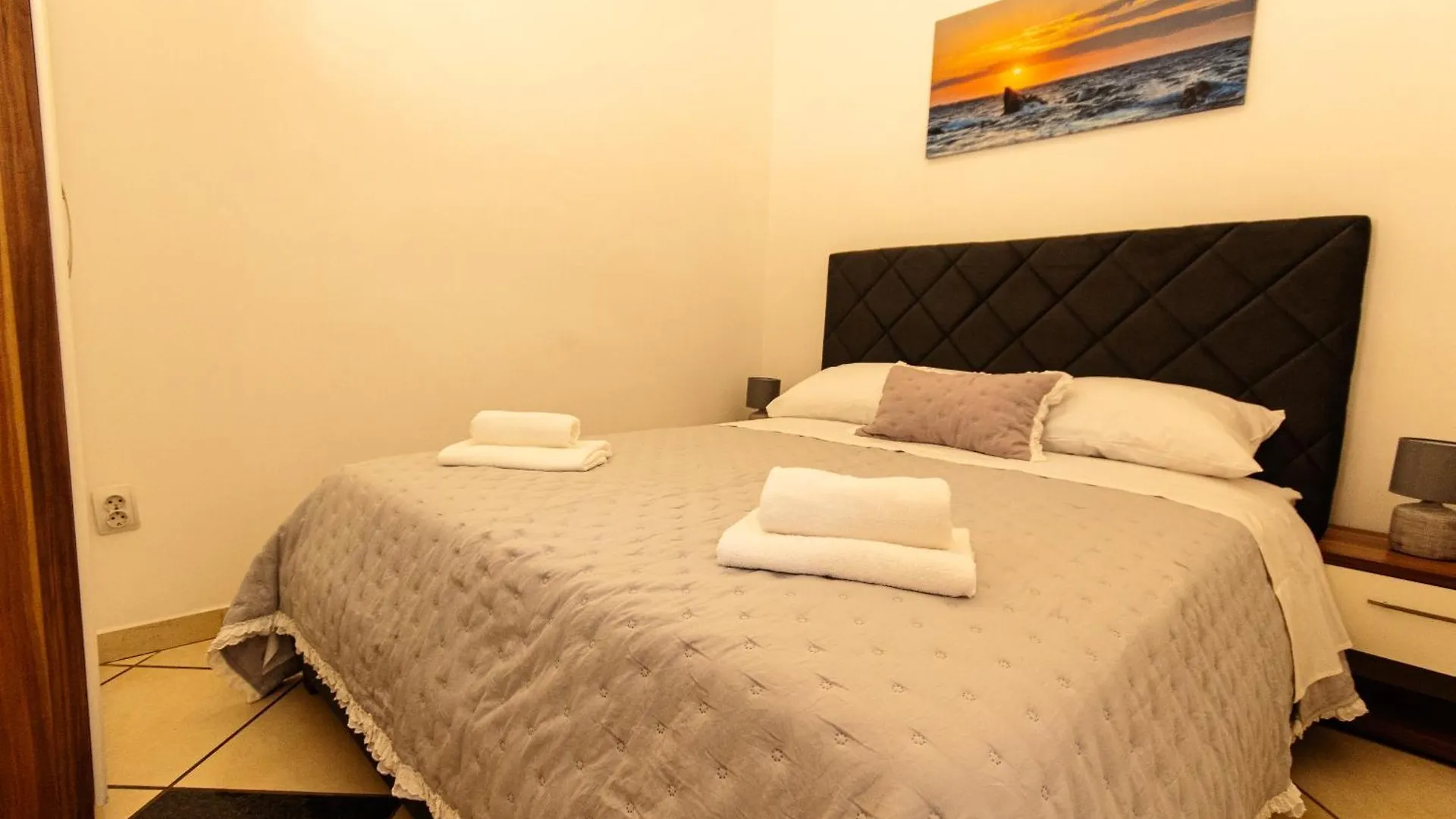 Tres Jolie Central Apartment Near Theatre & Beach Split