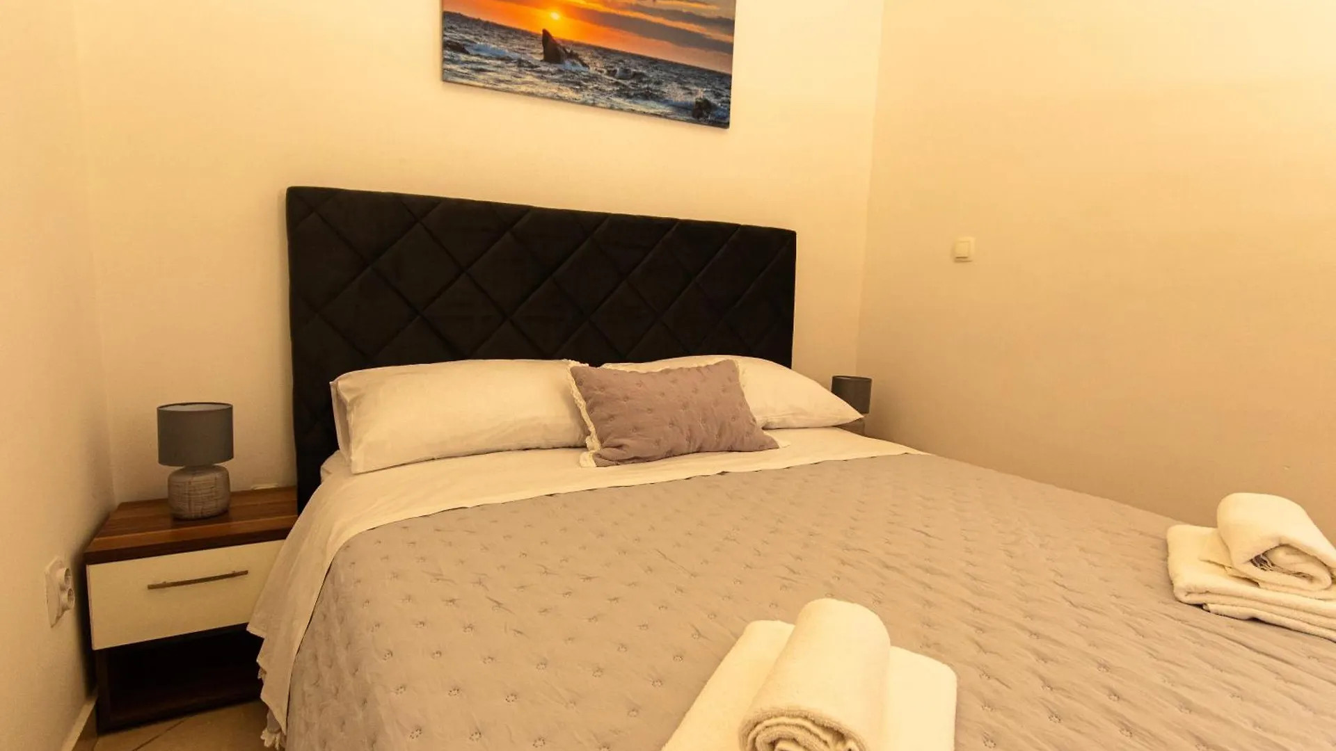 Tres Jolie Central Apartment Near Theatre & Beach Split