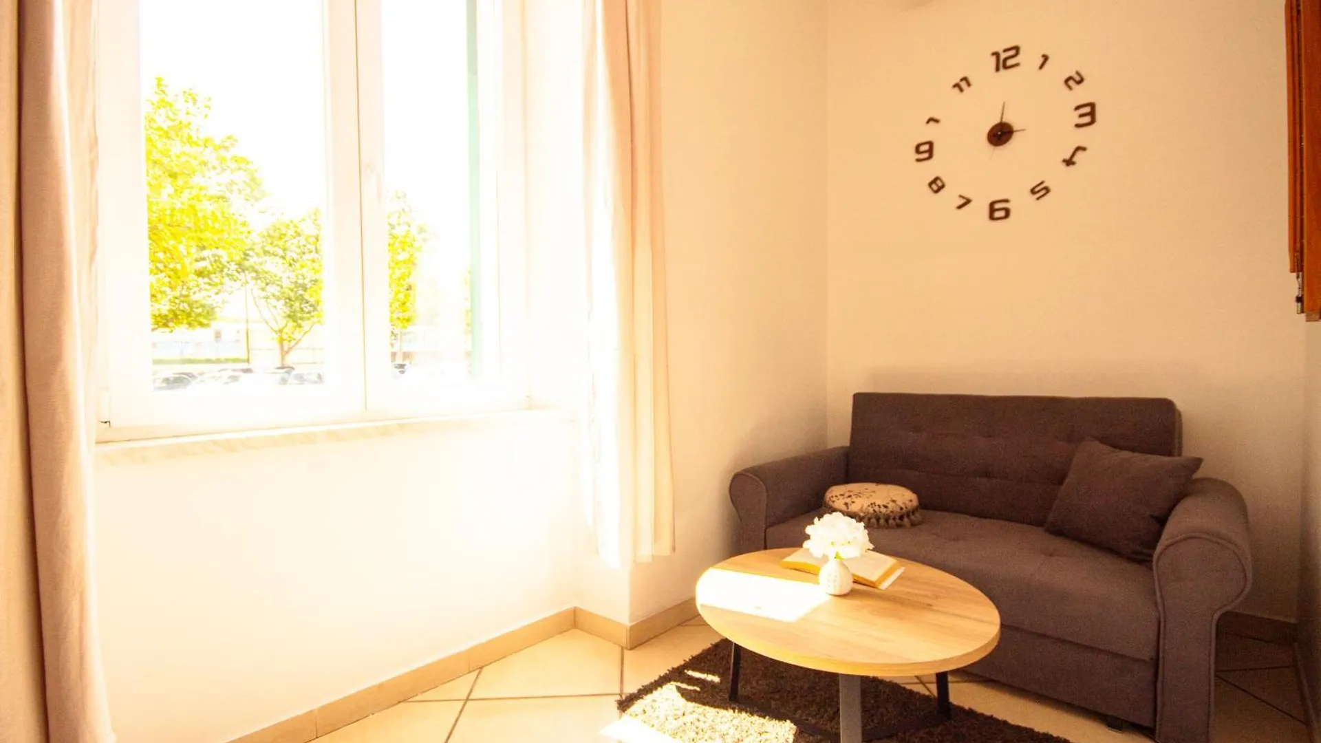 Tres Jolie Central Apartment Near Theatre & Beach Split