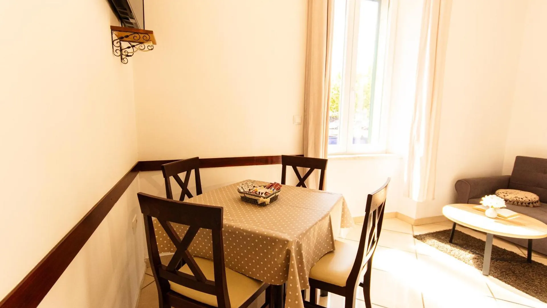 Tres Jolie Central Apartment Near Theatre & Beach Split